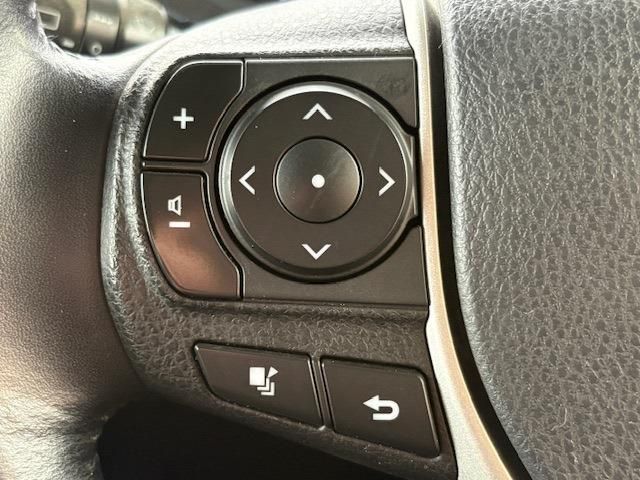 TOYOTA NOAH 2015 Image 31