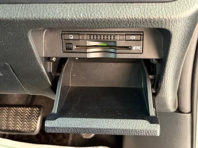 TOYOTA NOAH 2015 Image 31