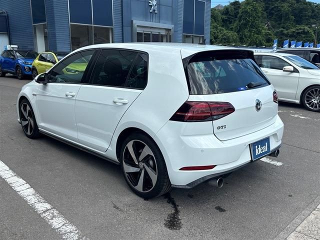 VOLKSWAGEN GOLF GTI 2017 Image 31