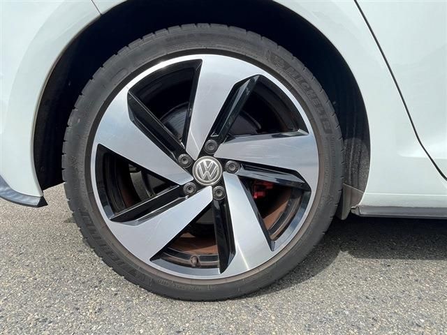 VOLKSWAGEN GOLF GTI 2017 Image 31