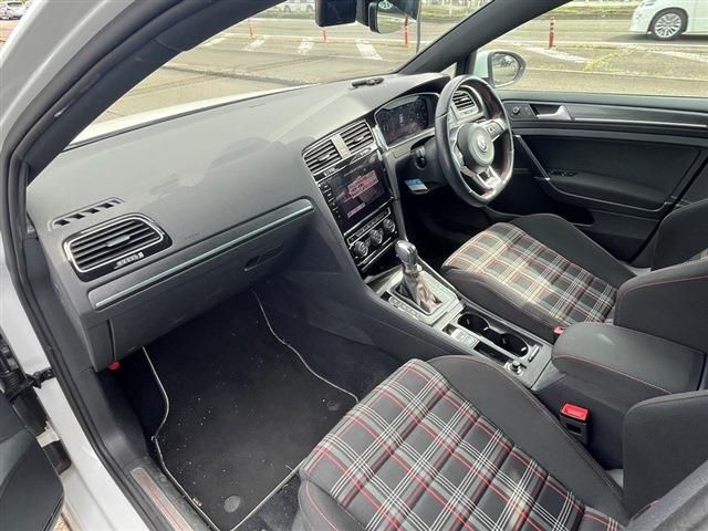 VOLKSWAGEN GOLF GTI 2017 Image 31