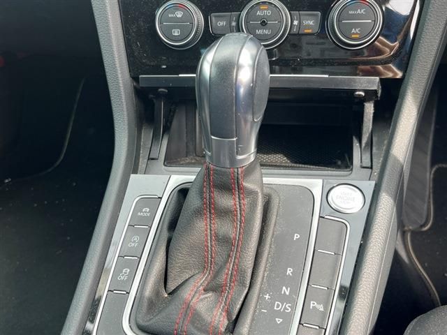 VOLKSWAGEN GOLF GTI 2017 Image 31