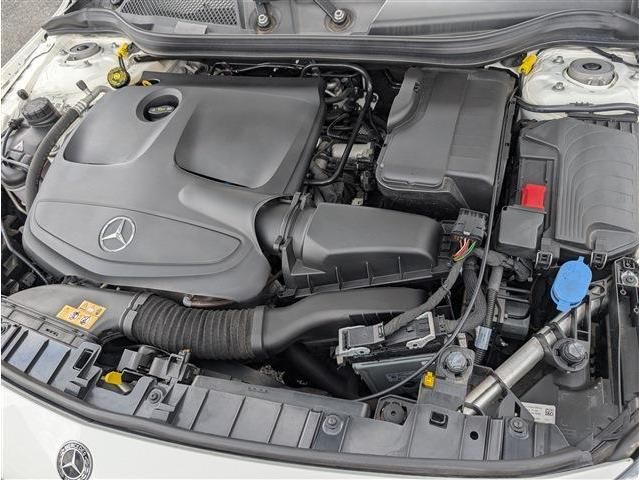 MERCEDES BENZ GLA CL 2018 Image 31