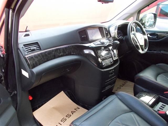 NISSAN ELGRAND  4WD 2020 Image 31