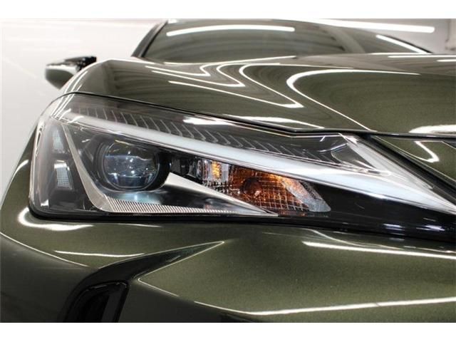 TOYOTA LEXUS UX250H 2019 Image 31