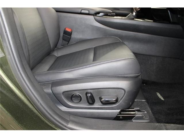 TOYOTA LEXUS UX250H 2019 Image 31