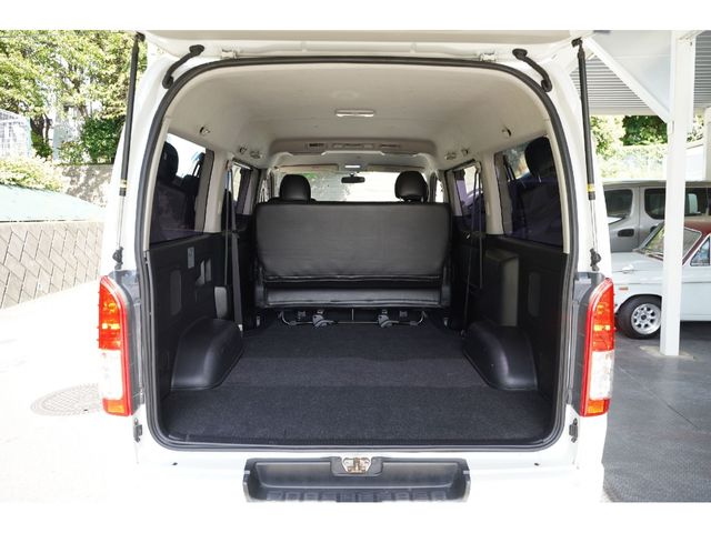 TOYOTA HIACE VAN 2WD 2017 Image 31