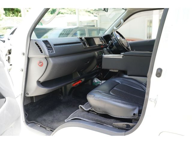 TOYOTA HIACE VAN 2WD 2017 Image 31