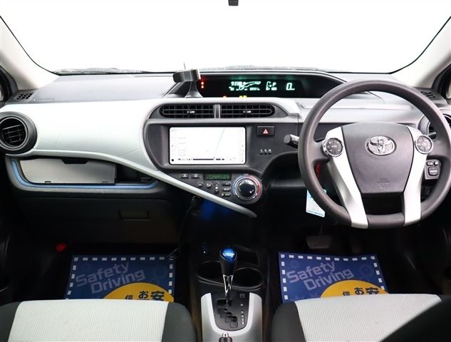 TOYOTA AQUA 2013 Image 31