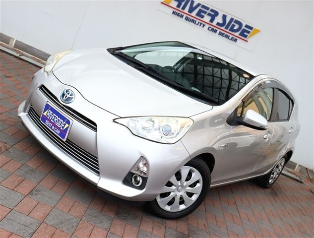 TOYOTA AQUA 2013 Image 31