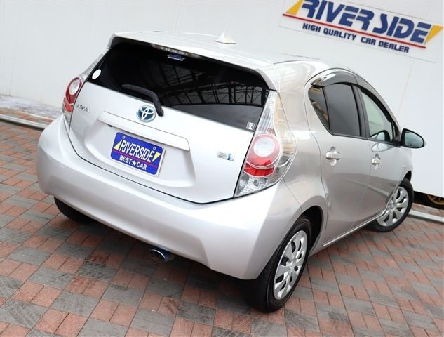 TOYOTA AQUA 2013 Image 31