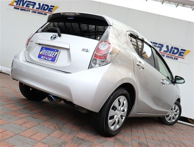 TOYOTA AQUA 2013 Image 31