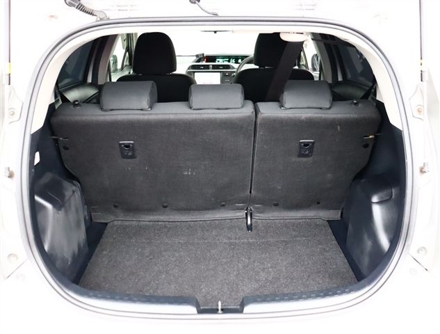 TOYOTA AQUA 2013 Image 31