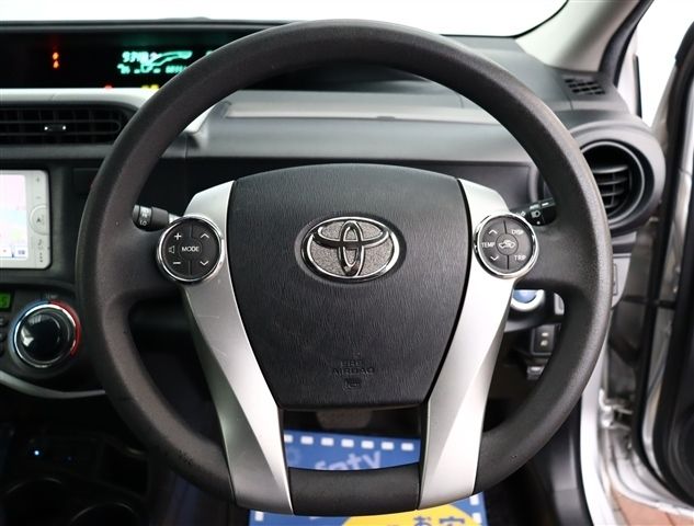 TOYOTA AQUA 2013 Image 31