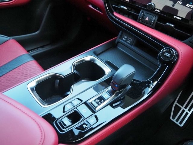 TOYOTA LEXUS NX450H+ AWD 2023 Image 31