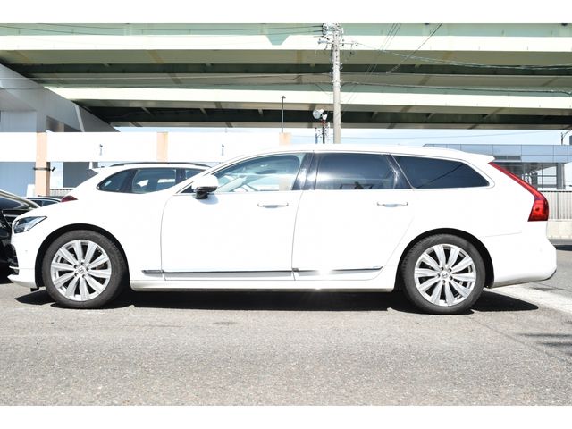VOLVO V90 2018 Image 31