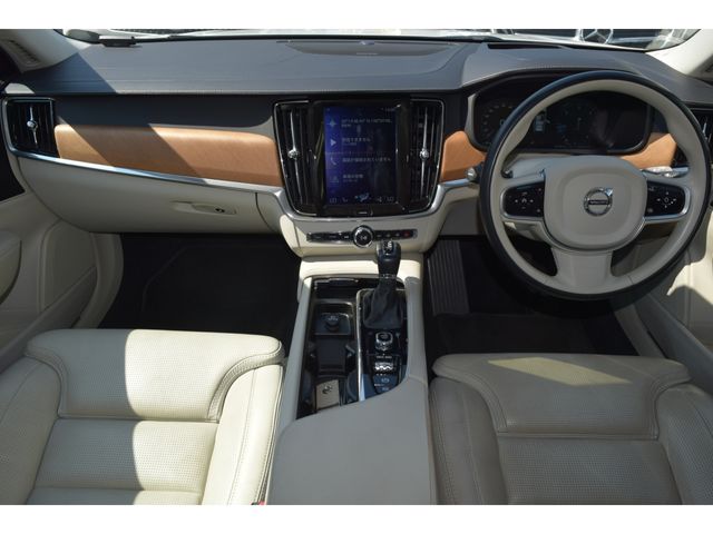 VOLVO V90 2018 Image 31