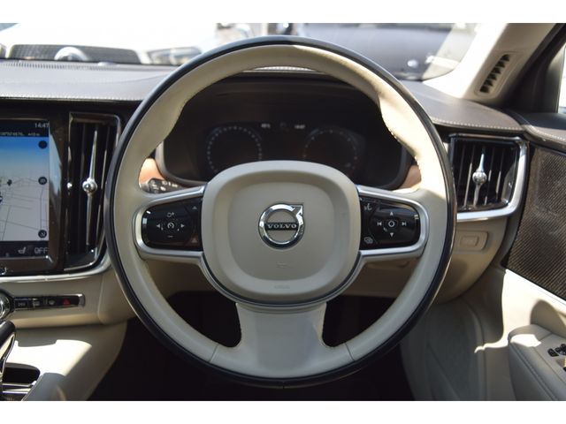 VOLVO V90 2018 Image 31