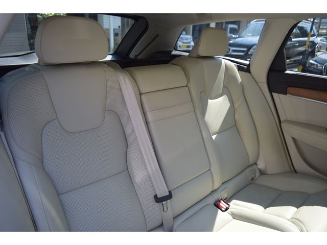 VOLVO V90 2018 Image 31