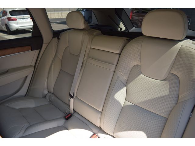 VOLVO V90 2018 Image 31
