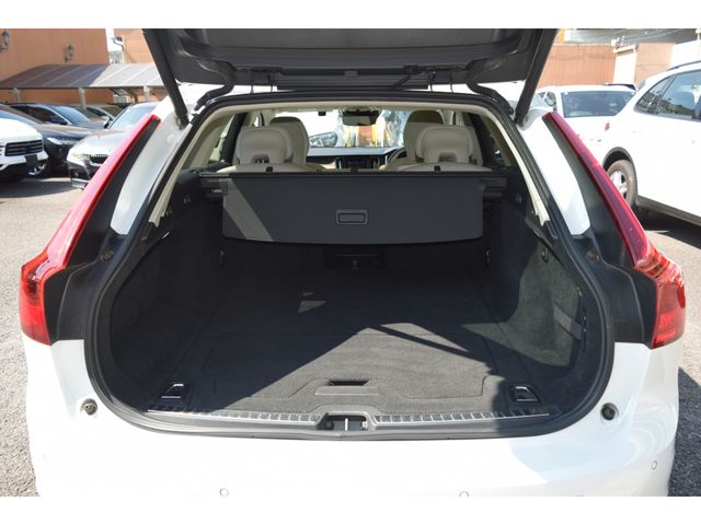 VOLVO V90 2018 Image 31
