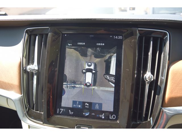 VOLVO V90 2018 Image 31