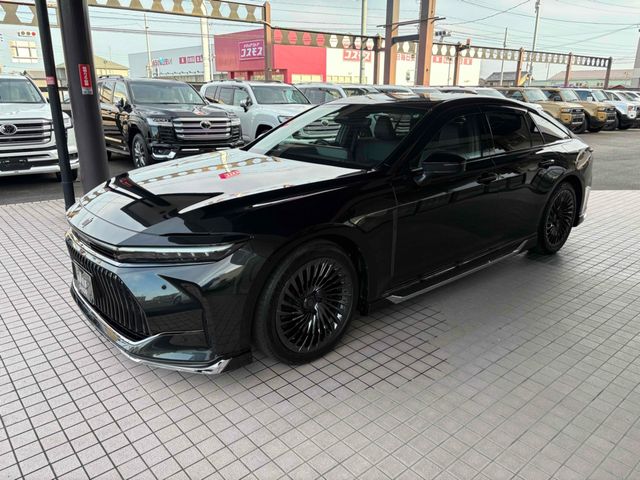 TOYOTA CROWN SEDAN HYBRID 2023 Image 31