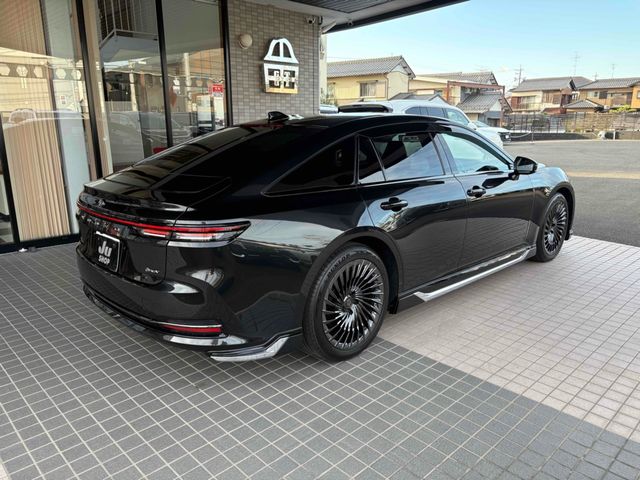 TOYOTA CROWN SEDAN HYBRID 2023 Image 31