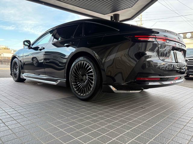 TOYOTA CROWN SEDAN HYBRID 2023 Image 31