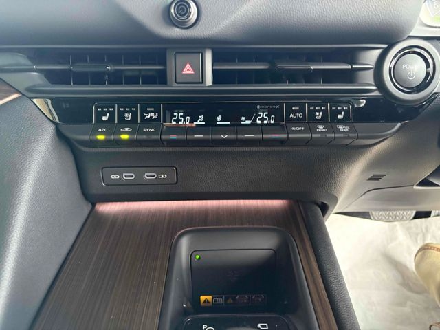 TOYOTA CROWN SEDAN HYBRID 2023 Image 31