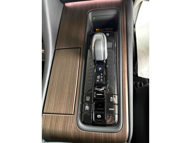 TOYOTA CROWN SEDAN HYBRID 2023 Image 31