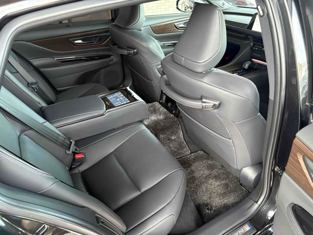 TOYOTA CROWN SEDAN HYBRID 2023 Image 31