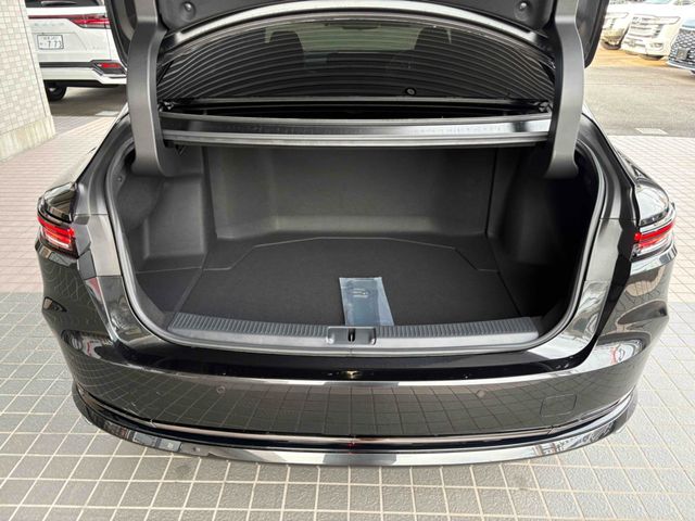 TOYOTA CROWN SEDAN HYBRID 2023 Image 31