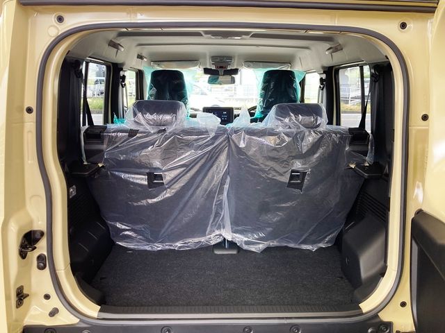 SUZUKI JIMNY NOMADE 2025 Image 31