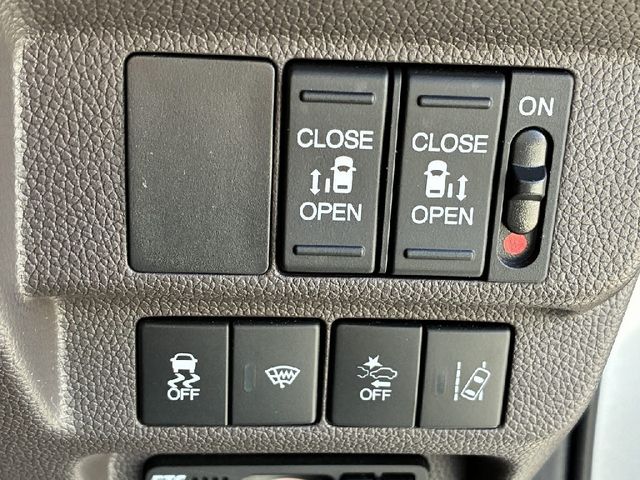 HONDA FREED HYBRID 4WD 2022 Image 31