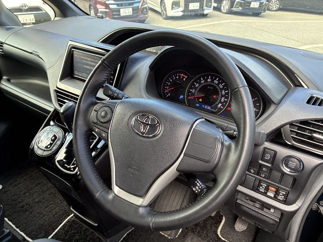 TOYOTA NOAH 4WD 2020 Image 31