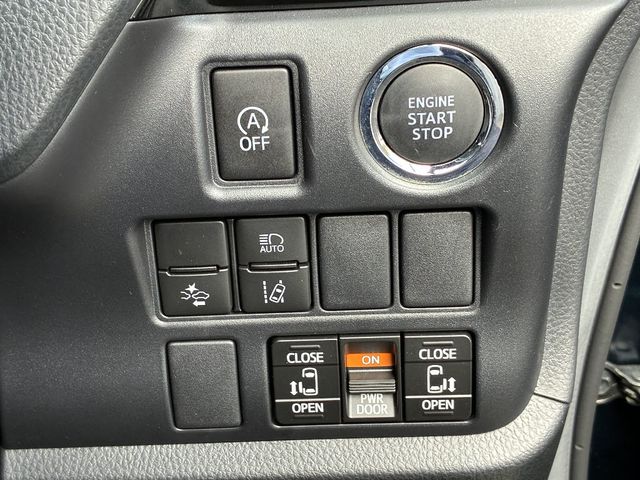 TOYOTA NOAH 4WD 2020 Image 31