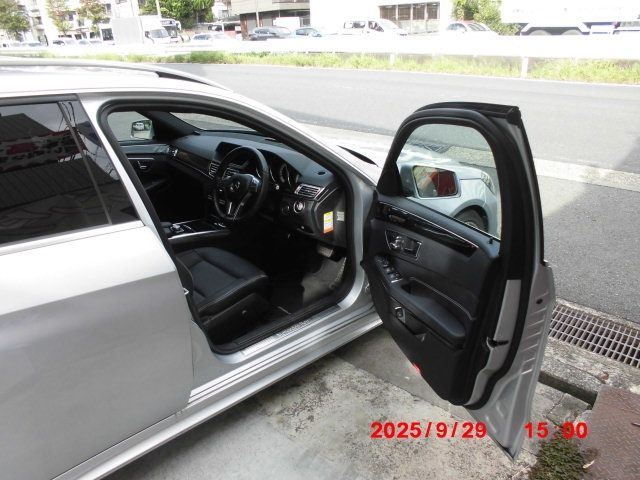 MERCEDES BENZ E CLAS 2013 Image 31