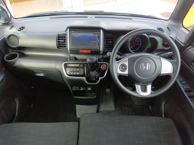 HONDA N BOX 2016 Image 31