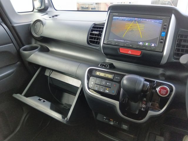 HONDA N BOX 2016 Image 31