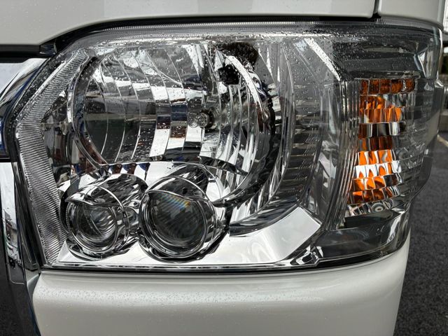 TOYOTA HIACE VAN 2WD 2025 Image 31