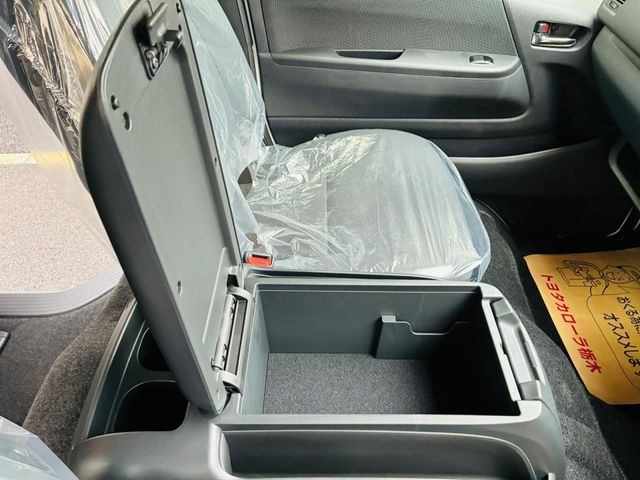 TOYOTA HIACE VAN 2WD 2025 Image 31