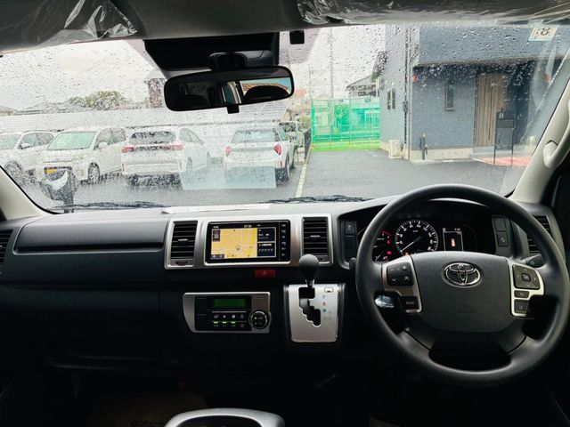 TOYOTA HIACE VAN 2WD 2025 Image 31