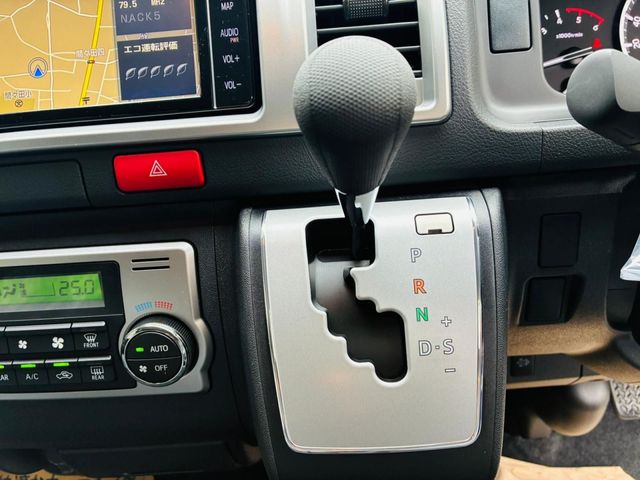 TOYOTA HIACE VAN 2WD 2025 Image 31