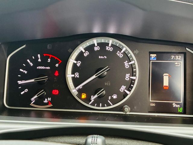 TOYOTA HIACE VAN 2WD 2025 Image 31