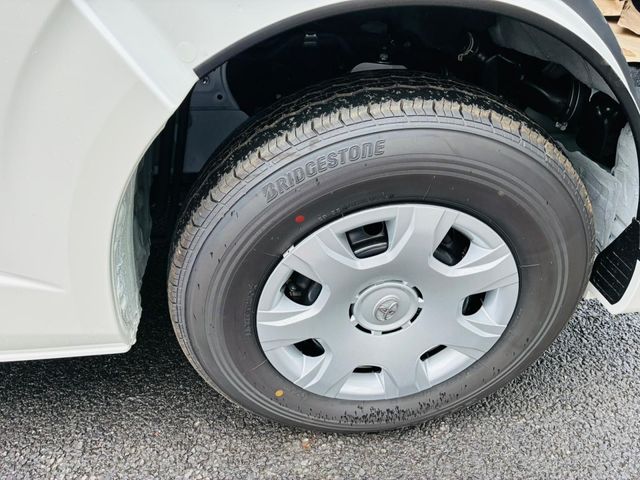 TOYOTA HIACE VAN 2WD 2025 Image 31