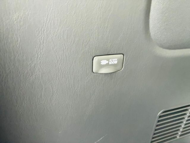 TOYOTA HIACE VAN 2WD 2025 Image 31