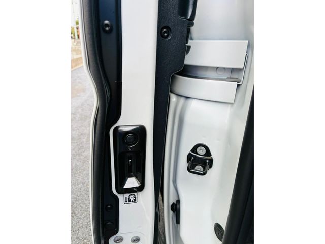 TOYOTA HIACE VAN 2WD 2025 Image 31