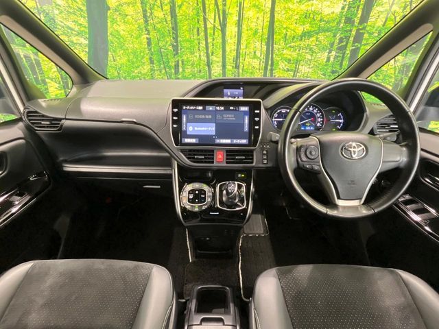 TOYOTA VOXY HYBRID 2022 Image 31