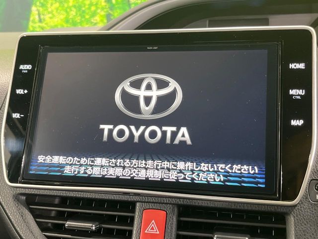 TOYOTA VOXY HYBRID 2022 Image 31